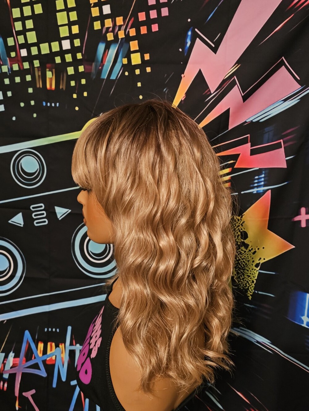 Wig - Picture 2 of 3